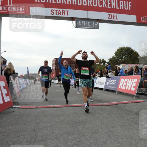 03.10.2025 - Köhlbrandbrückenlauf Yannick Fuchs http://msf.ph/oto/8993635 03.10.2025 16:04:11 Ziel 7297, 7392, 7451, 7466, 7599, 7611, 7798, 8082, 9010, 9149, 9306, 9377, 9562, 9618 meine-sportfotos.de
