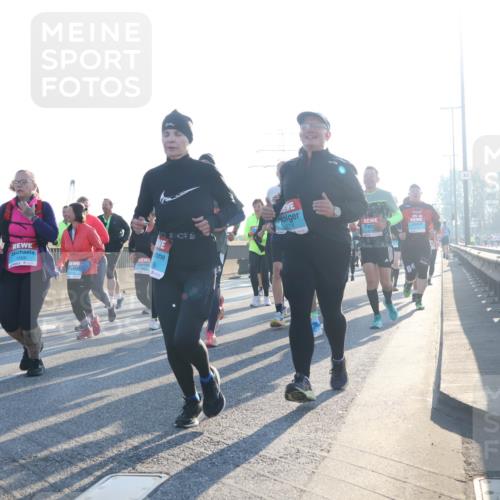 03.10.2025 - Köhlbrandbrückenlauf Luisa Fischer http://msf.ph/oto/8993643 03.10.2025 10:19:55 Position 3  meine-sportfotos.de
