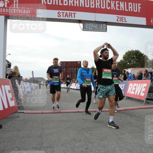 03.10.2025 - Köhlbrandbrückenlauf Yannick Fuchs http://msf.ph/oto/8993655 03.10.2025 16:04:11 Ziel 7297, 7392, 7451, 7466, 7599, 7611, 7798, 8082, 9010, 9149, 9306, 9377, 9562, 9618 meine-sportfotos.de