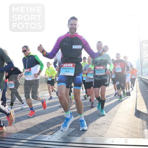 03.10.2025 - Köhlbrandbrückenlauf Luisa Fischer http://msf.ph/oto/8993660 03.10.2025 10:19:57 Position 3 2969, 2, 213, 306, 2512, 2978, 64 meine-sportfotos.de
