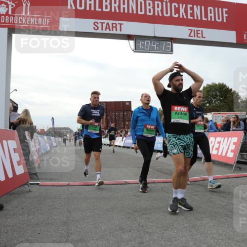 03.10.2025 - Köhlbrandbrückenlauf Yannick Fuchs http://msf.ph/oto/8993662 03.10.2025 16:04:11 Ziel 7297, 7392, 7451, 7466, 7599, 7611, 7798, 8082, 9010, 9149, 9306, 9377, 9562, 9618 meine-sportfotos.de