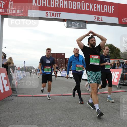 03.10.2025 - Köhlbrandbrückenlauf Yannick Fuchs http://msf.ph/oto/8993668 03.10.2025 16:04:11 Ziel 7297, 7392, 7451, 7466, 7599, 7611, 7798, 8082, 9010, 9149, 9306, 9377, 9562, 9618 meine-sportfotos.de