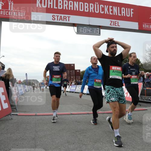 03.10.2025 - Köhlbrandbrückenlauf Yannick Fuchs http://msf.ph/oto/8993674 03.10.2025 16:04:11 Ziel 7297, 7392, 7451, 7466, 7599, 7611, 7798, 8082, 9010, 9149, 9306, 9377, 9562, 9618 meine-sportfotos.de