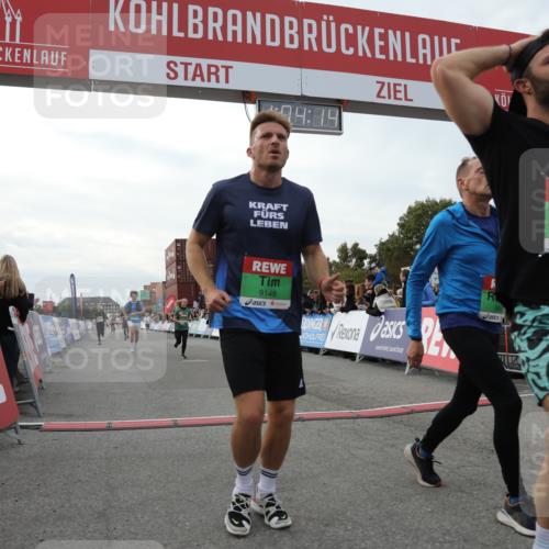 03.10.2025 - Köhlbrandbrückenlauf Yannick Fuchs http://msf.ph/oto/8993700 03.10.2025 16:04:12 Ziel 7297, 7392, 7451, 7466, 7611, 7798, 8082, 9010, 9149, 9306, 9562, 9618 meine-sportfotos.de