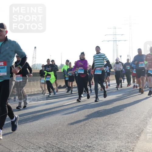 03.10.2025 - Köhlbrandbrückenlauf Luisa Fischer http://msf.ph/oto/8993703 03.10.2025 10:20:01 Position 3 10, 1794, 1 meine-sportfotos.de