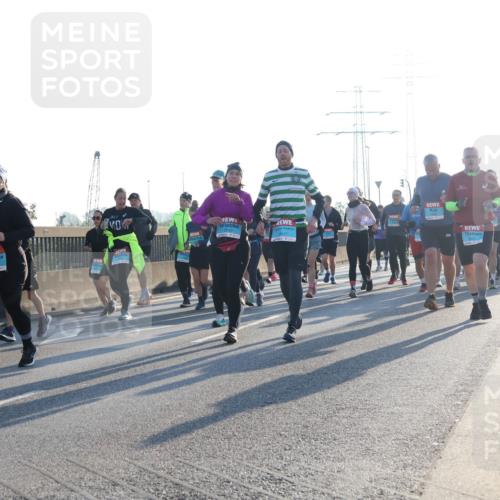 03.10.2025 - Köhlbrandbrückenlauf Luisa Fischer http://msf.ph/oto/8993706 03.10.2025 10:20:02 Position 3 1 meine-sportfotos.de