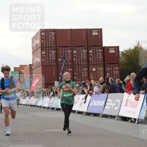 03.10.2025 - Köhlbrandbrückenlauf Yannick Fuchs http://msf.ph/oto/8993712 03.10.2025 16:04:13 Ziel 7297, 7392, 7451, 7466, 7611, 8082, 9010, 9149, 9562, 9618 meine-sportfotos.de