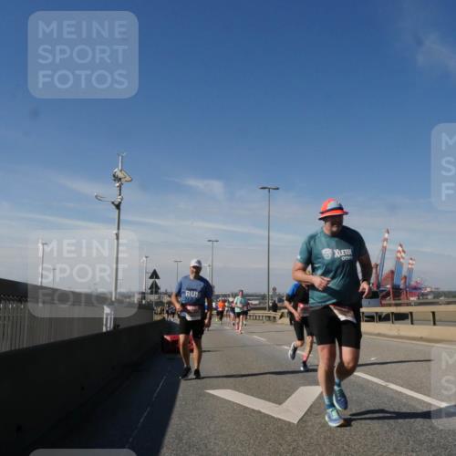 03.10.2025 - Köhlbrandbrückenlauf Matties Gatica Varas http://msf.ph/oto/8993713 03.10.2025 12:46:53 Position 2  meine-sportfotos.de