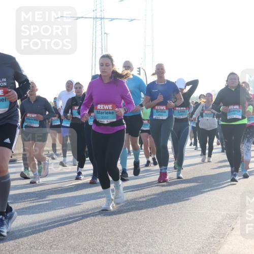03.10.2025 - Köhlbrandbrückenlauf Luisa Fischer http://msf.ph/oto/8993718 03.10.2025 10:20:14 Position 3 1717, 1577, 3352, 1991 meine-sportfotos.de