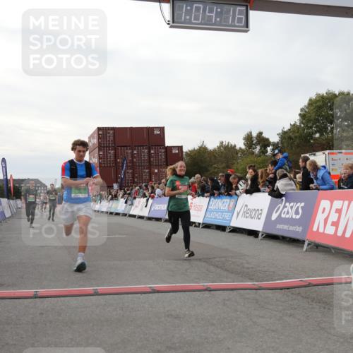 03.10.2025 - Köhlbrandbrückenlauf Yannick Fuchs http://msf.ph/oto/8993739 03.10.2025 16:04:14 Ziel 7297, 7392, 7451, 7466, 7611, 8082, 9010, 9149, 9562, 9618 meine-sportfotos.de