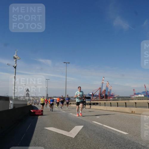 03.10.2025 - Köhlbrandbrückenlauf Matties Gatica Varas http://msf.ph/oto/8993742 03.10.2025 12:46:56 Position 2  meine-sportfotos.de