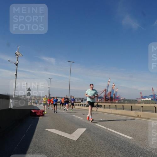03.10.2025 - Köhlbrandbrückenlauf Matties Gatica Varas http://msf.ph/oto/8993747 03.10.2025 12:46:57 Position 2  meine-sportfotos.de