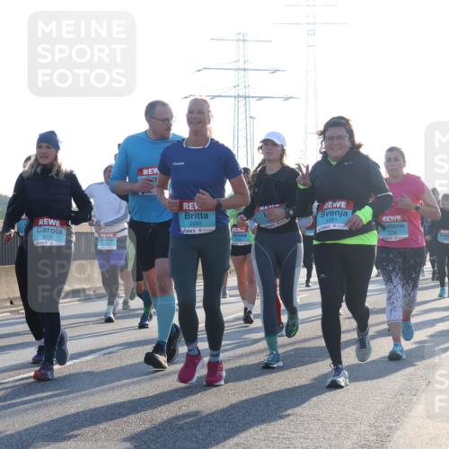 03.10.2025 - Köhlbrandbrückenlauf Luisa Fischer http://msf.ph/oto/8993748 03.10.2025 10:20:17 Position 3 1577, 3110, 2055, 1991, 3239 meine-sportfotos.de