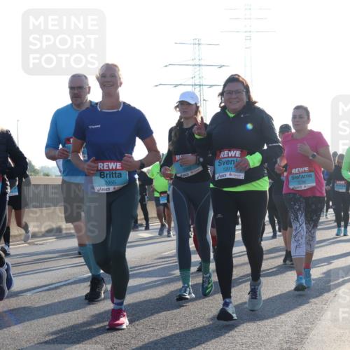 03.10.2025 - Köhlbrandbrückenlauf Luisa Fischer http://msf.ph/oto/8993753 03.10.2025 10:20:17 Position 3 3110, 2055, 3382, 1991, 3239, 1 meine-sportfotos.de