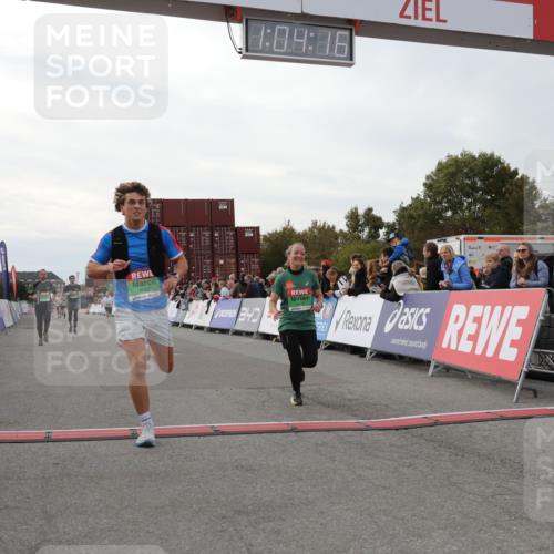 03.10.2025 - Köhlbrandbrückenlauf Yannick Fuchs http://msf.ph/oto/8993754 03.10.2025 16:04:14 Ziel 7297, 7392, 7451, 7466, 7611, 8082, 9010, 9149, 9562, 9618 meine-sportfotos.de