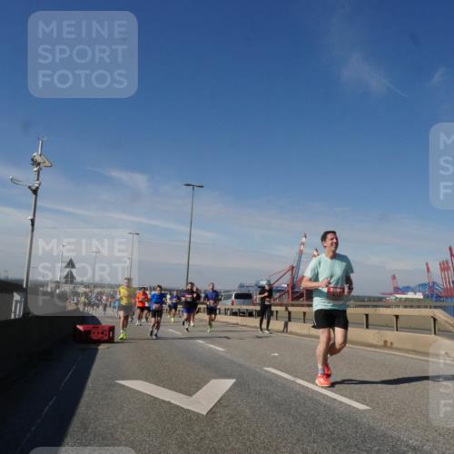 03.10.2025 - Köhlbrandbrückenlauf Matties Gatica Varas http://msf.ph/oto/8993756 03.10.2025 12:46:58 Position 2  meine-sportfotos.de