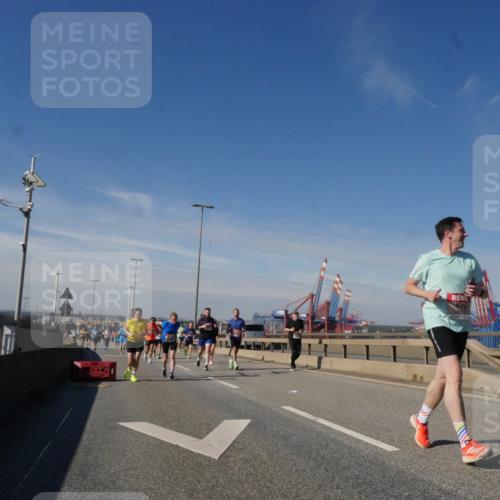 03.10.2025 - Köhlbrandbrückenlauf Matties Gatica Varas http://msf.ph/oto/8993759 03.10.2025 12:46:58 Position 2  meine-sportfotos.de