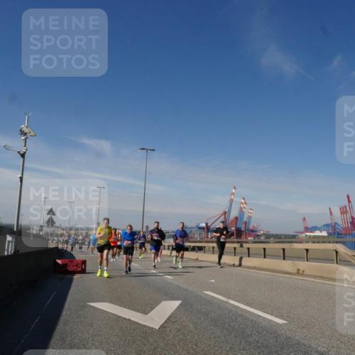03.10.2025 - Köhlbrandbrückenlauf Matties Gatica Varas http://msf.ph/oto/8993762 03.10.2025 12:46:59 Position 2  meine-sportfotos.de