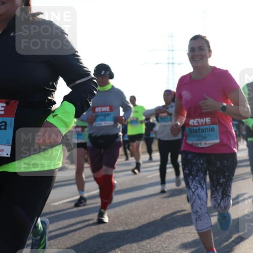 03.10.2025 - Köhlbrandbrückenlauf Luisa Fischer http://msf.ph/oto/8993772 03.10.2025 10:20:19 Position 3 6, 1991, 3239 meine-sportfotos.de
