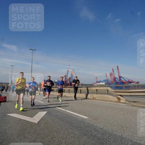 03.10.2025 - Köhlbrandbrückenlauf Matties Gatica Varas http://msf.ph/oto/8993777 03.10.2025 12:47:00 Position 2  meine-sportfotos.de