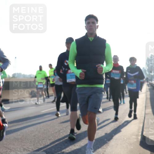 03.10.2025 - Köhlbrandbrückenlauf Luisa Fischer http://msf.ph/oto/8993786 03.10.2025 10:20:20 Position 3  meine-sportfotos.de