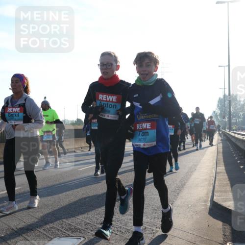 03.10.2025 - Köhlbrandbrückenlauf Luisa Fischer http://msf.ph/oto/8993799 03.10.2025 10:20:22 Position 3 4, 648, 3075 meine-sportfotos.de