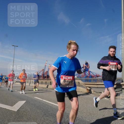 03.10.2025 - Köhlbrandbrückenlauf Matties Gatica Varas http://msf.ph/oto/8993801 03.10.2025 12:47:03 Position 2 4685, 6496 meine-sportfotos.de