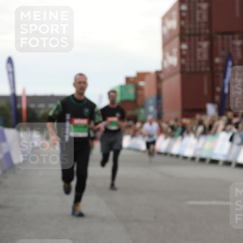 03.10.2025 - Köhlbrandbrückenlauf Yannick Fuchs http://msf.ph/oto/8993802 03.10.2025 16:04:16 Ziel 7308, 7466, 7611, 8082, 9010, 9213, 9618 meine-sportfotos.de