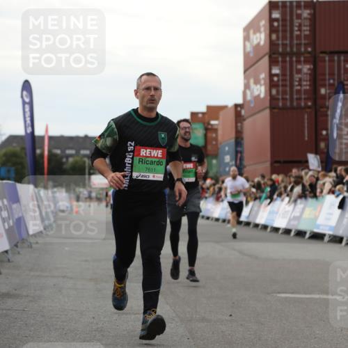 03.10.2025 - Köhlbrandbrückenlauf Yannick Fuchs http://msf.ph/oto/8993813 03.10.2025 16:04:16 Ziel 7308, 7466, 7611, 8082, 9010, 9213, 9618 meine-sportfotos.de