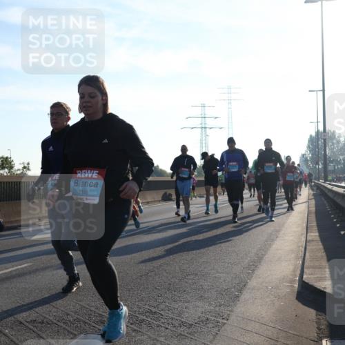 03.10.2025 - Köhlbrandbrückenlauf Luisa Fischer http://msf.ph/oto/8993822 03.10.2025 10:20:24 Position 3 2118 meine-sportfotos.de