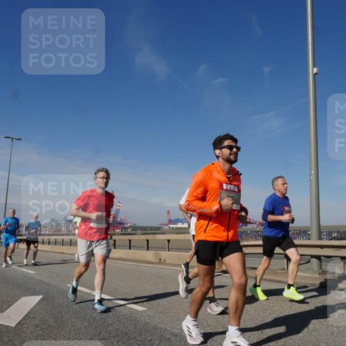 03.10.2025 - Köhlbrandbrückenlauf Matties Gatica Varas http://msf.ph/oto/8993824 03.10.2025 12:47:06 Position 2  meine-sportfotos.de