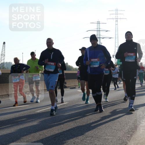 03.10.2025 - Köhlbrandbrückenlauf Luisa Fischer http://msf.ph/oto/8993835 03.10.2025 10:20:25 Position 3 3383, 3796, 1967, 2151 meine-sportfotos.de