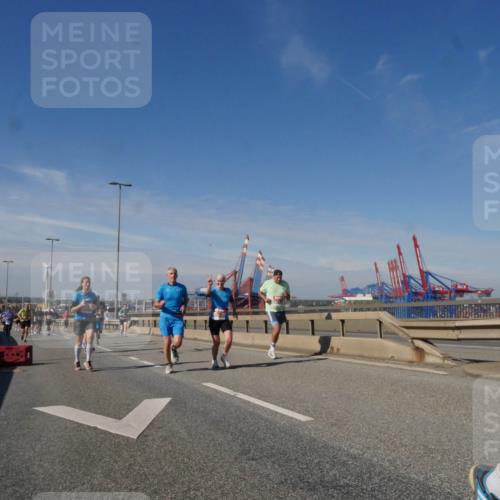 03.10.2025 - Köhlbrandbrückenlauf Matties Gatica Varas http://msf.ph/oto/8993837 03.10.2025 12:47:07 Position 2  meine-sportfotos.de
