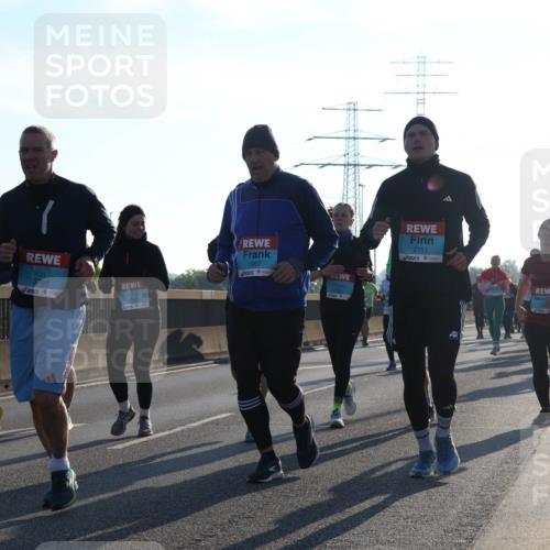 03.10.2025 - Köhlbrandbrückenlauf Luisa Fischer http://msf.ph/oto/8993843 03.10.2025 10:20:26 Position 3 3796, 1967, 2151, 1 meine-sportfotos.de