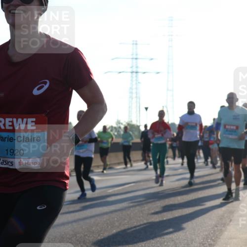 03.10.2025 - Köhlbrandbrückenlauf Luisa Fischer http://msf.ph/oto/8993877 03.10.2025 10:20:29 Position 3 1920 meine-sportfotos.de