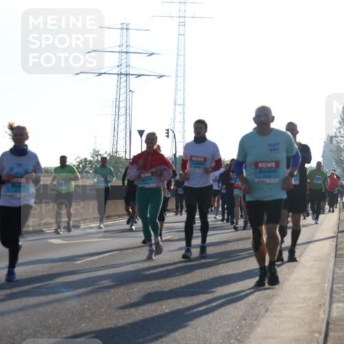 03.10.2025 - Köhlbrandbrückenlauf Luisa Fischer http://msf.ph/oto/8993880 03.10.2025 10:20:29 Position 3 1 meine-sportfotos.de