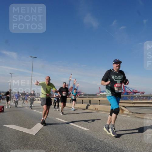 03.10.2025 - Köhlbrandbrückenlauf Matties Gatica Varas http://msf.ph/oto/8993893 03.10.2025 12:47:14 Position 2 2025 meine-sportfotos.de