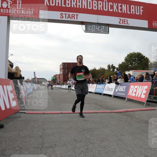 03.10.2025 - Köhlbrandbrückenlauf Yannick Fuchs http://msf.ph/oto/8993897 03.10.2025 16:04:20 Ziel 7245, 7308, 7338, 7611, 8818, 9010, 9213 meine-sportfotos.de