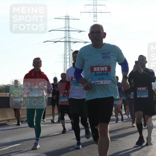 03.10.2025 - Köhlbrandbrückenlauf Luisa Fischer http://msf.ph/oto/8993900 03.10.2025 10:20:31 Position 3 1206, 3208, 2848, 2847 meine-sportfotos.de