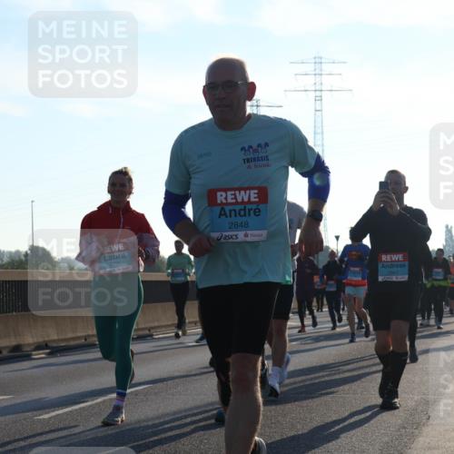 03.10.2025 - Köhlbrandbrückenlauf Luisa Fischer http://msf.ph/oto/8993908 03.10.2025 10:20:31 Position 3 1206, 2848, 2847, 1 meine-sportfotos.de