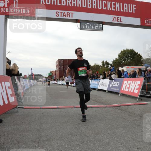 03.10.2025 - Köhlbrandbrückenlauf Yannick Fuchs http://msf.ph/oto/8993909 03.10.2025 16:04:20 Ziel 7245, 7308, 7338, 7611, 8818, 9010, 9213 meine-sportfotos.de