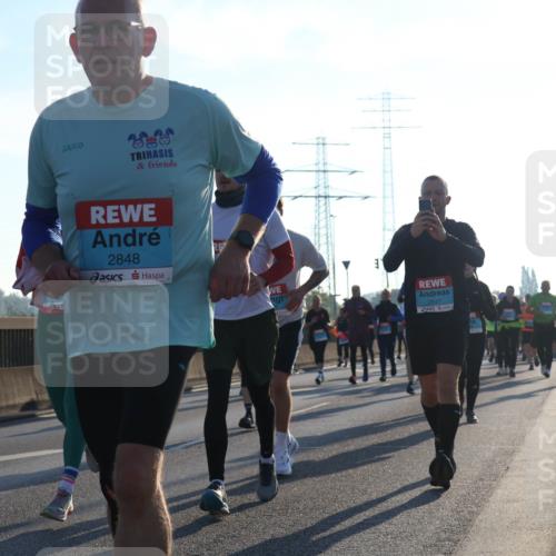 03.10.2025 - Köhlbrandbrückenlauf Luisa Fischer http://msf.ph/oto/8993916 03.10.2025 10:20:32 Position 3 2848, 2847 meine-sportfotos.de