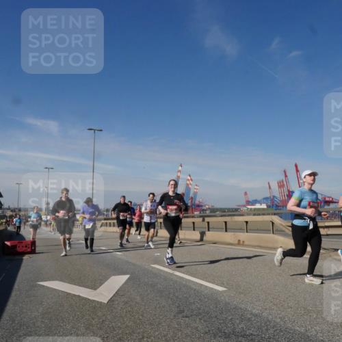03.10.2025 - Köhlbrandbrückenlauf Matties Gatica Varas http://msf.ph/oto/8993917 03.10.2025 12:47:17 Position 2  meine-sportfotos.de
