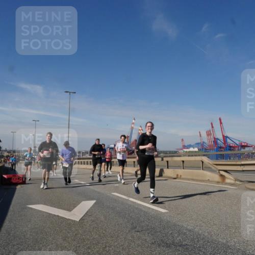 03.10.2025 - Köhlbrandbrückenlauf Matties Gatica Varas http://msf.ph/oto/8993922 03.10.2025 12:47:18 Position 2  meine-sportfotos.de
