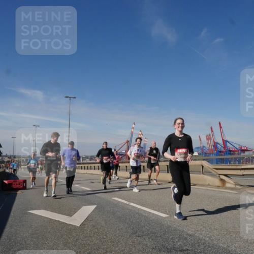 03.10.2025 - Köhlbrandbrückenlauf Matties Gatica Varas http://msf.ph/oto/8993924 03.10.2025 12:47:18 Position 2  meine-sportfotos.de