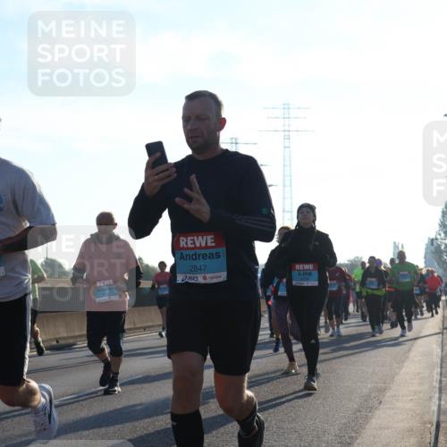 03.10.2025 - Köhlbrandbrückenlauf Luisa Fischer http://msf.ph/oto/8993929 03.10.2025 10:20:33 Position 3 2847, 2234, 1 meine-sportfotos.de