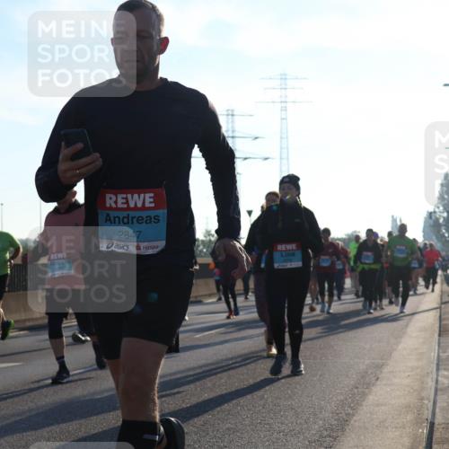 03.10.2025 - Köhlbrandbrückenlauf Luisa Fischer http://msf.ph/oto/8993931 03.10.2025 10:20:34 Position 3 2847 meine-sportfotos.de
