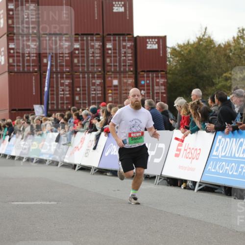 03.10.2025 - Köhlbrandbrückenlauf Yannick Fuchs http://msf.ph/oto/8993936 03.10.2025 16:04:21 Ziel 7245, 7308, 7338, 7611, 8818, 9010, 9213 meine-sportfotos.de