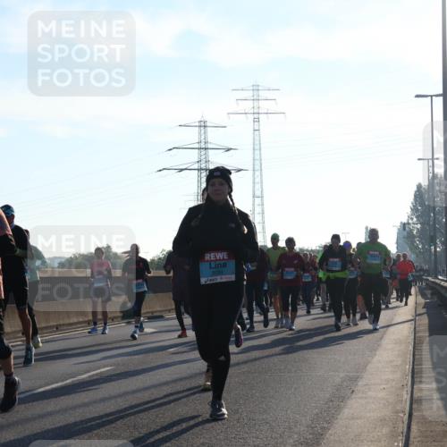 03.10.2025 - Köhlbrandbrückenlauf Luisa Fischer http://msf.ph/oto/8993939 03.10.2025 10:20:34 Position 3 3097, 2234, 1 meine-sportfotos.de