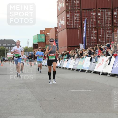 03.10.2025 - Köhlbrandbrückenlauf Yannick Fuchs http://msf.ph/oto/8993944 03.10.2025 16:04:21 Ziel 7245, 7308, 7338, 7611, 8818, 9010, 9213 meine-sportfotos.de